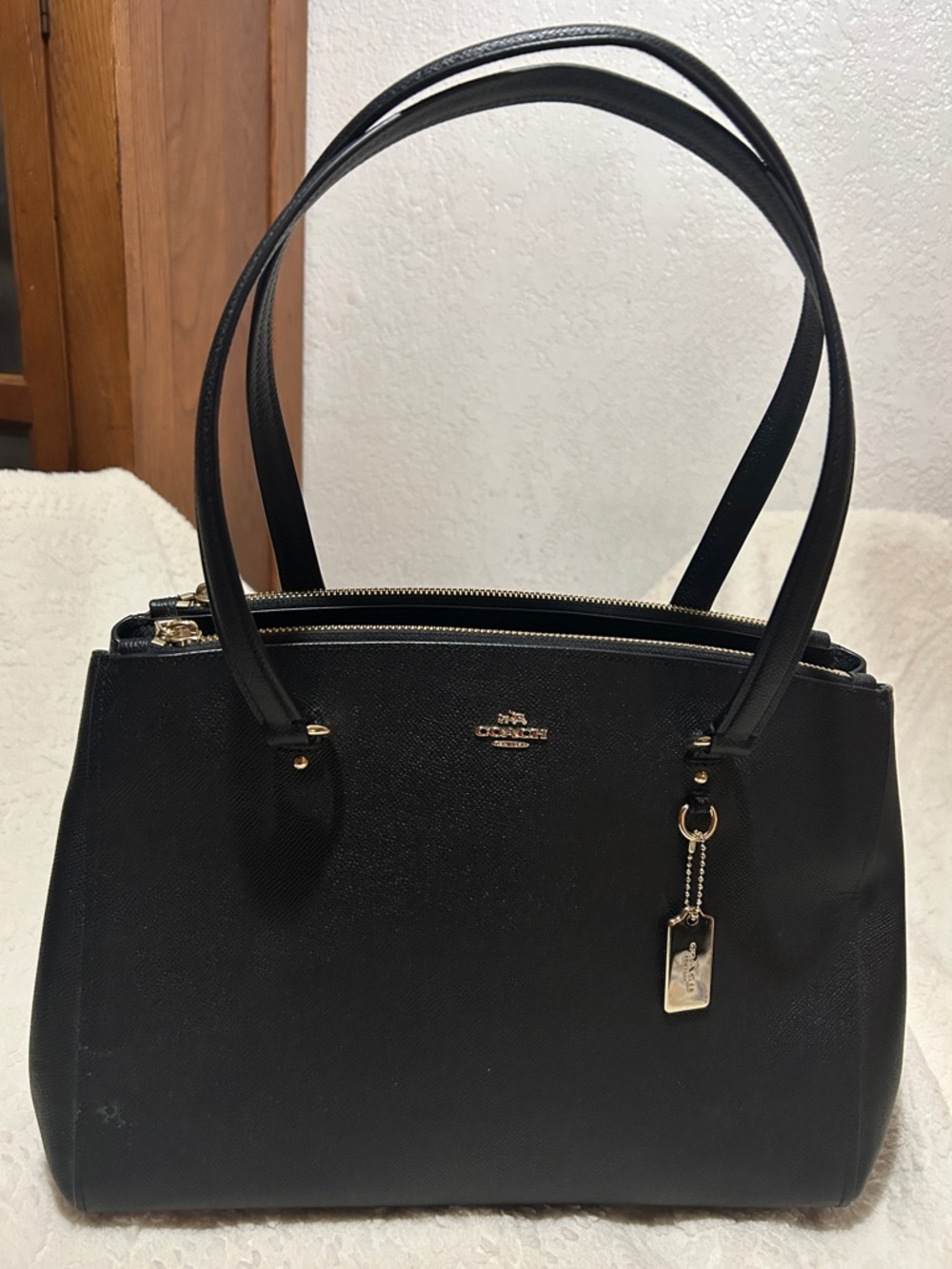 Black Stanton Crossbody Crossgrain Leather Carryall 37148